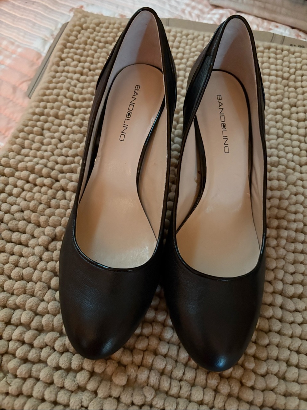BANDOLINO  Women's Black Leather round  toe.Heels Size 8.5 W , Preown slight flw